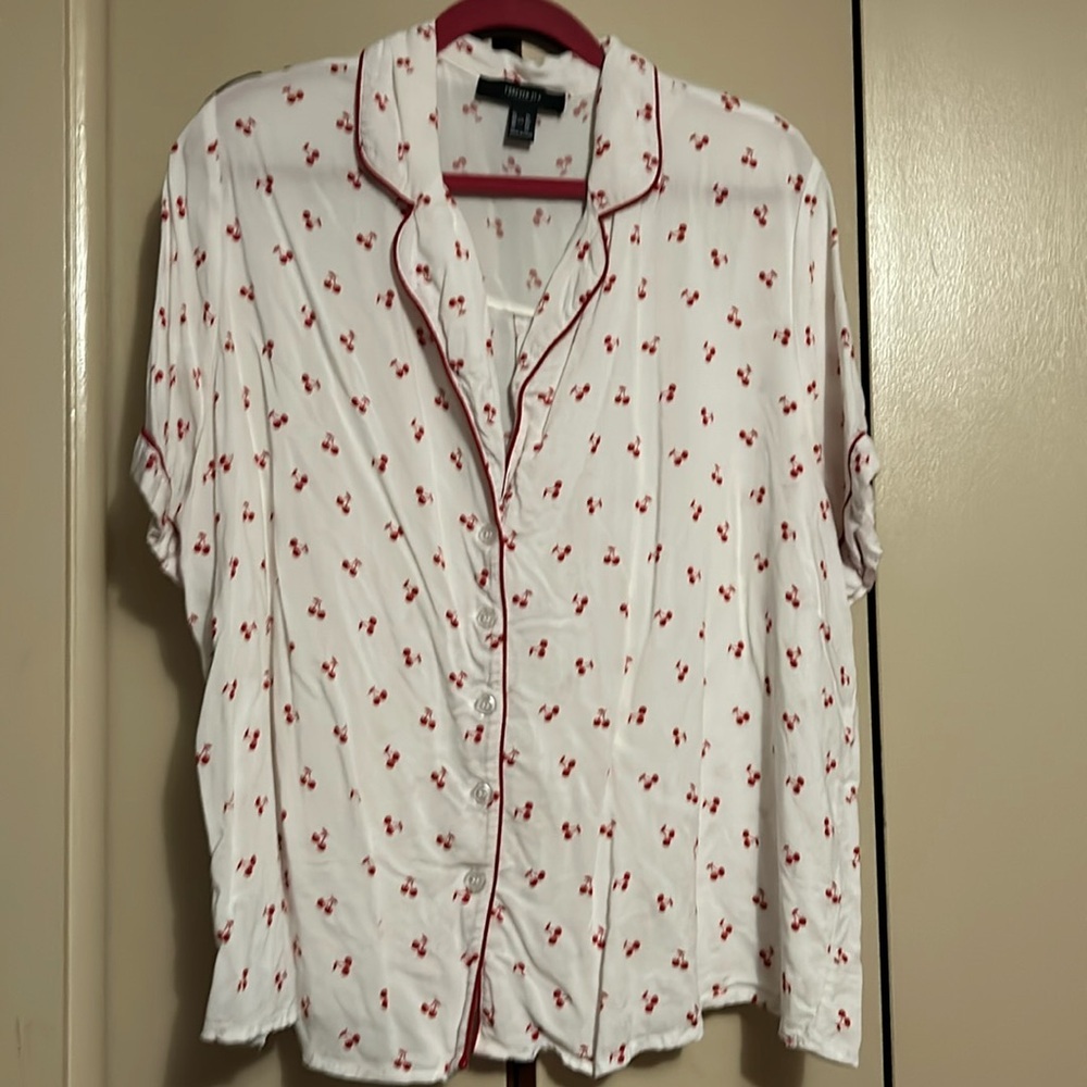 Cherry top 🍒 size 3X